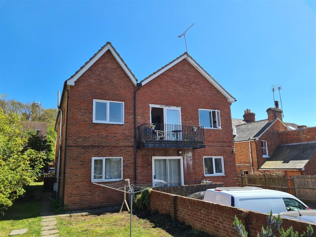 Property photo 1 of 6