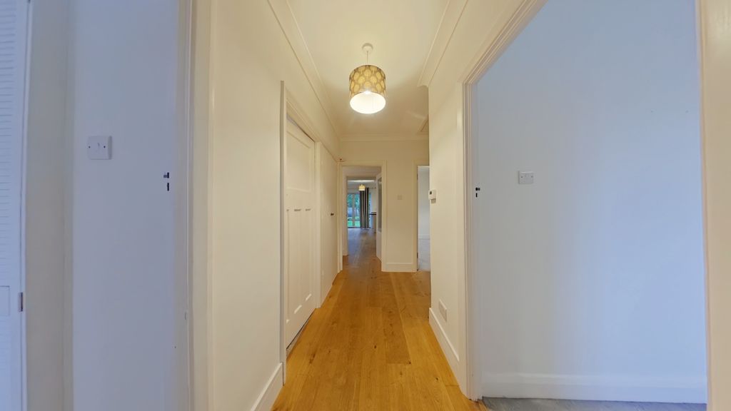 Property photo 2 of 13 Entrance Hall