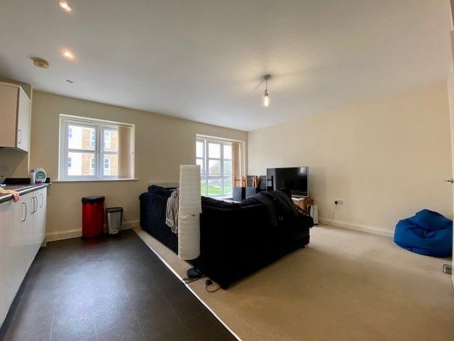 Property photo 3 of 7 Living Room