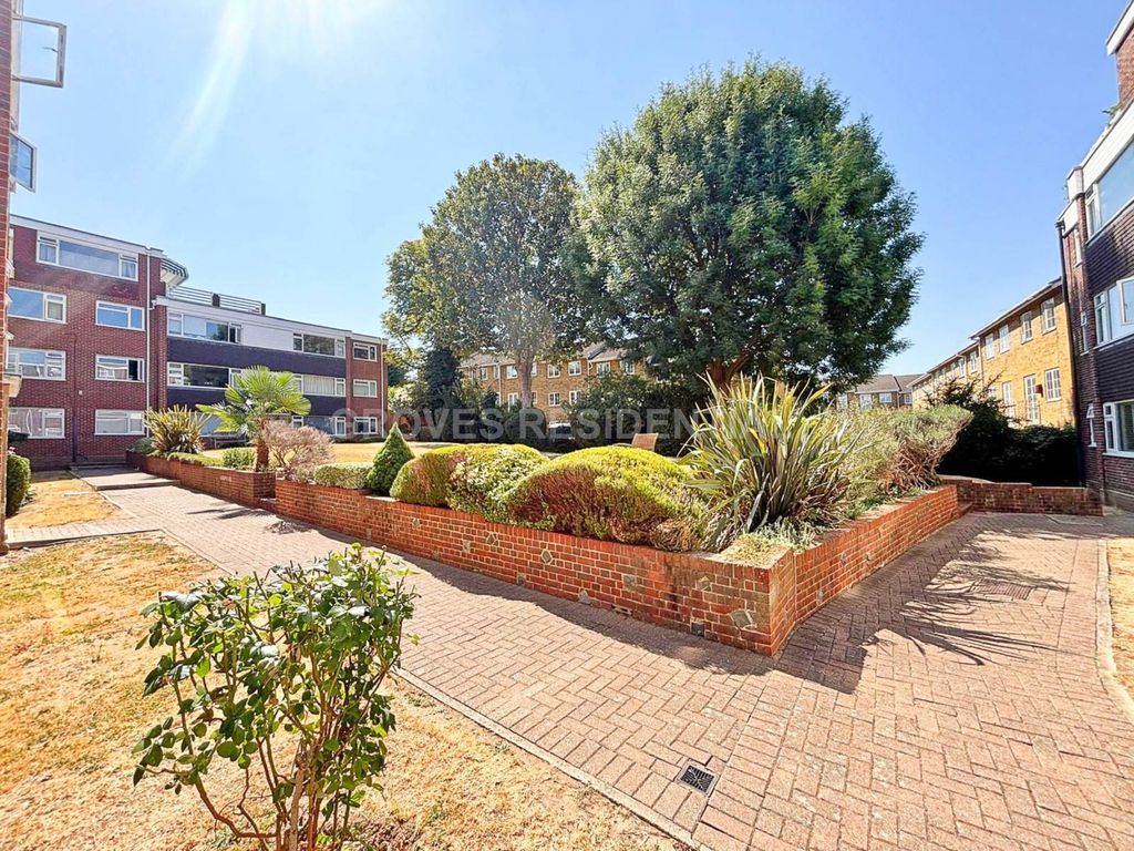 Property photo 3 of 9