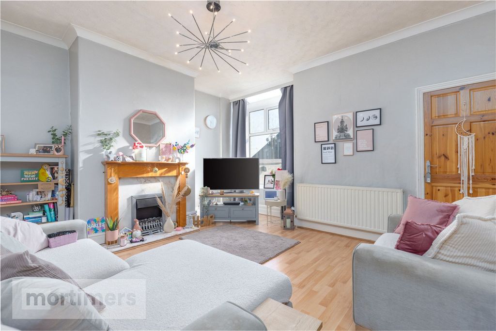 Property photo 2 of 17 Living Room