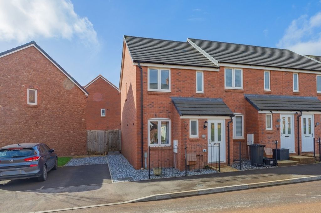 Property photo 1 of 18 Ewemove Taunton - Channon Road