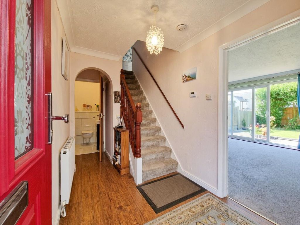 Property photo 2 of 12 Hallway