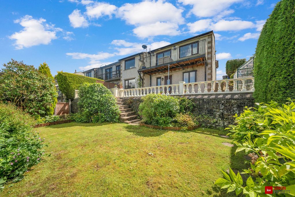 Property photo 1 of 31