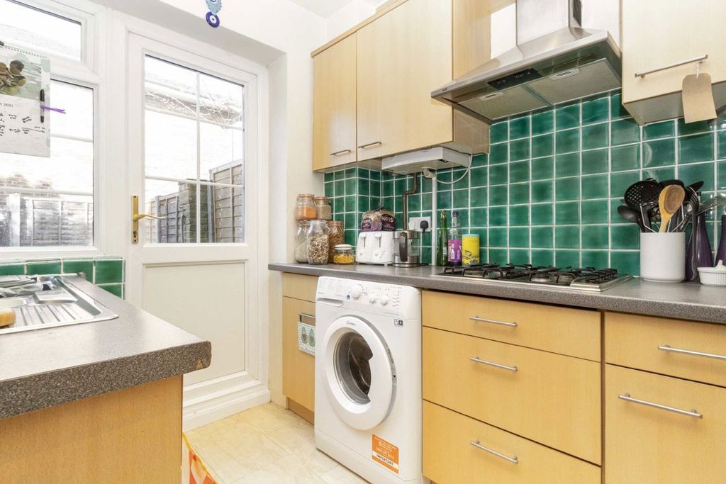 Property photo 3 of 5