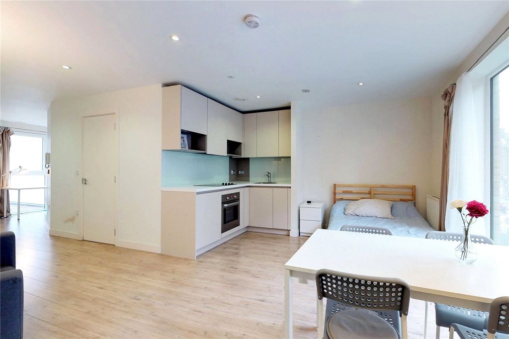 Property photo 3 of 7 Picture No. 19