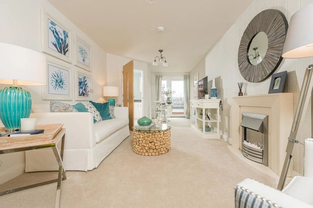 Additional image 4 of 1 bed flat to rentSt. Ann Way, The Docks, Gloucester GL2