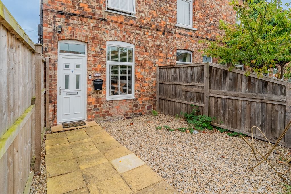 Property photo 1 of 27