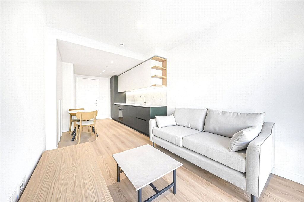 Property photo 3 of 11 Picture No. 17