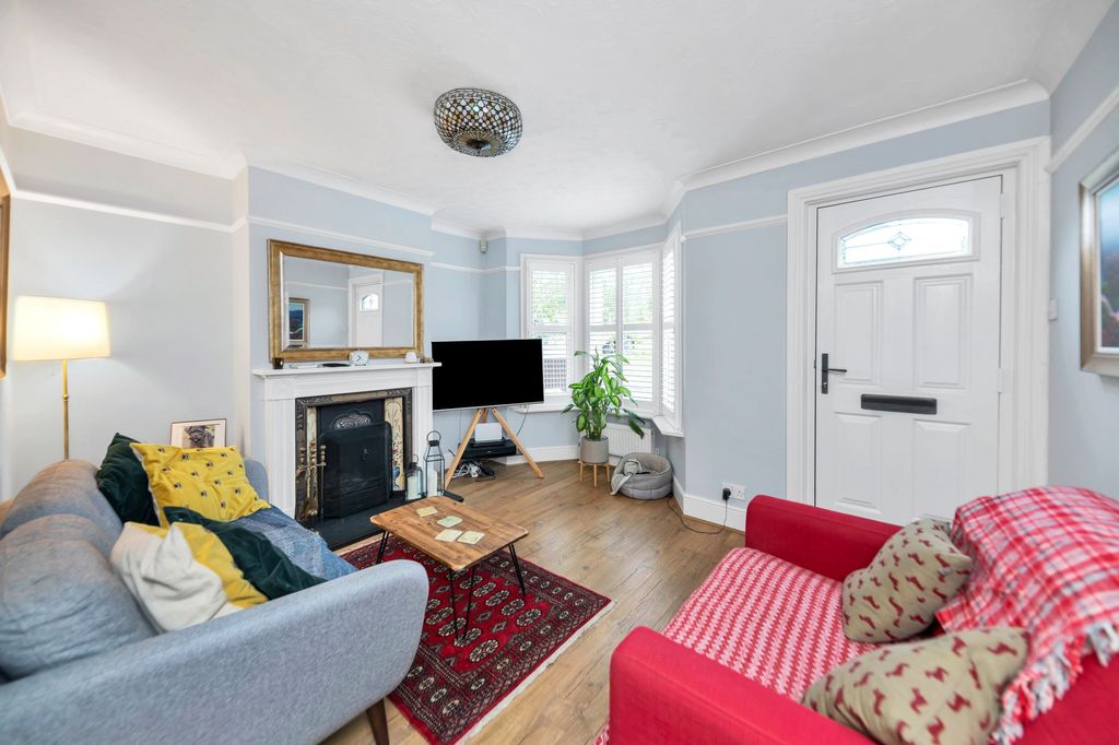 Property photo 2 of 17