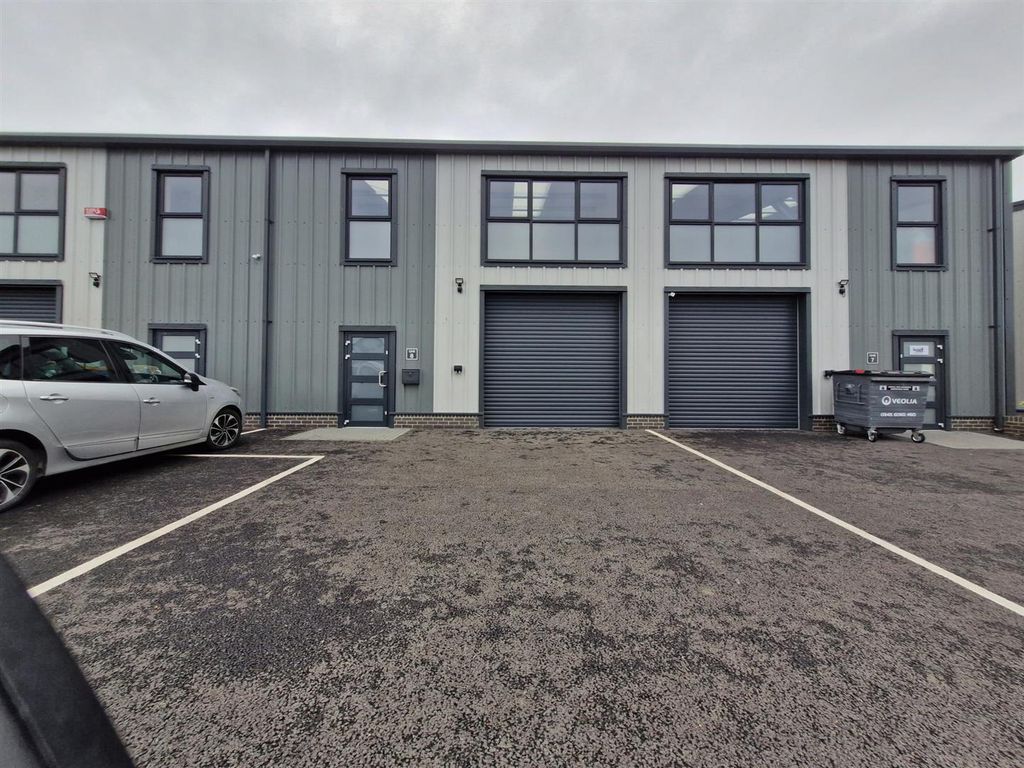 Property photo 1 of 7 v3Q-Xc5Jyeowdqd4Qei9Dg.Jpg