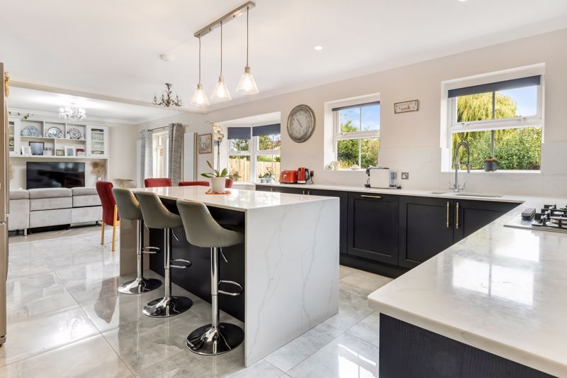 Property photo 3 of 28 Photo 38