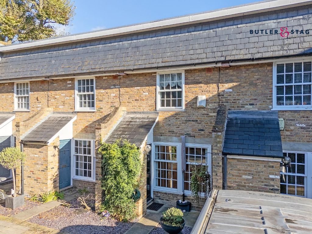 Property photo 2 of 20