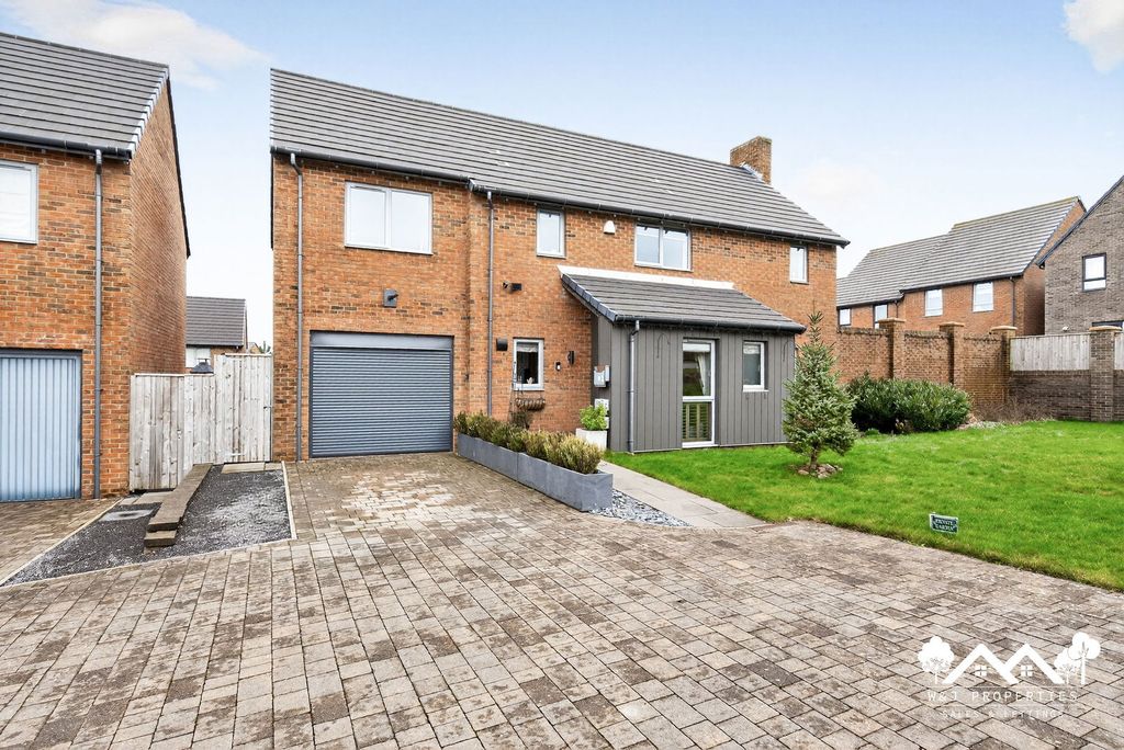 Property photo 1 of 41