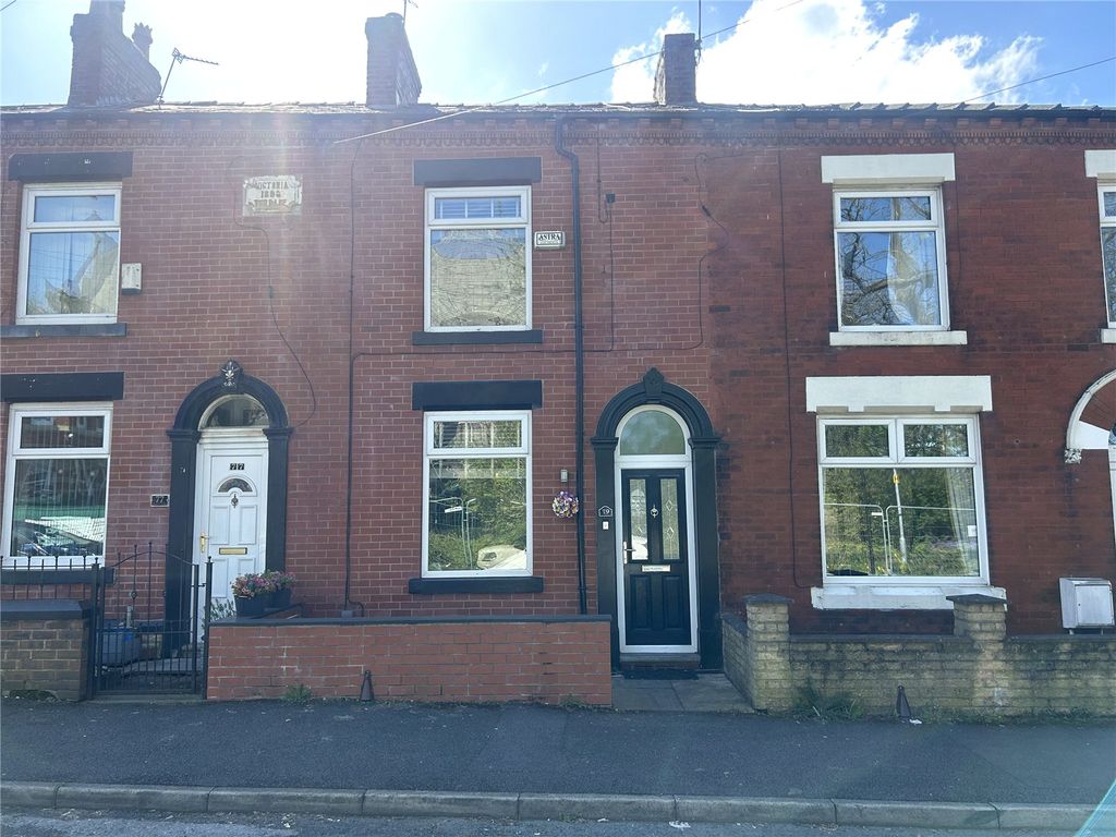 Property photo 1 of 17 External