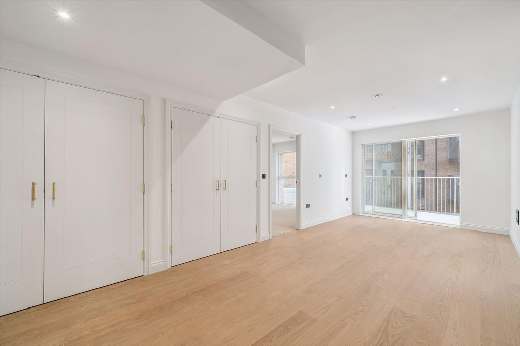 Property photo 1 of 14 Image