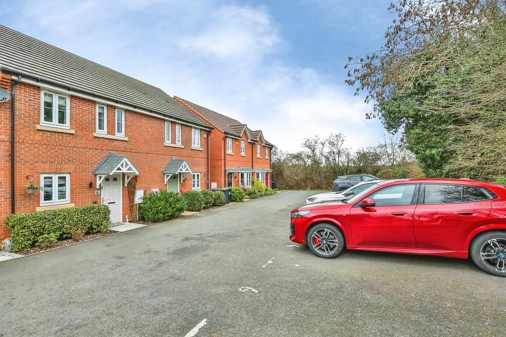 Property photo 2 of 20