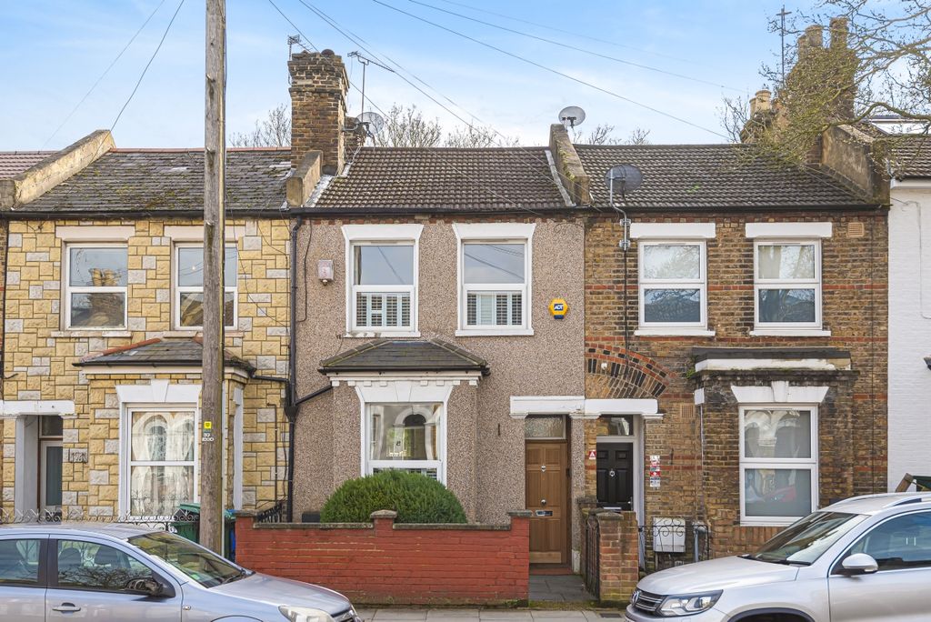 Property photo 1 of 7 584135 (1)
