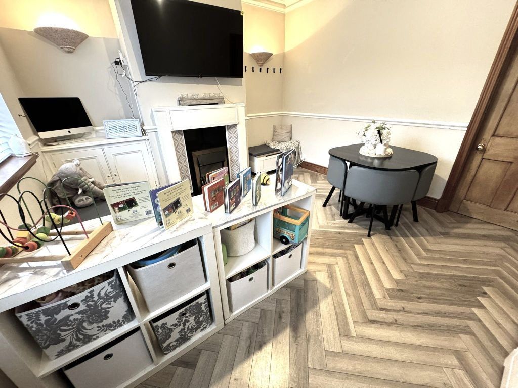 Property photo 3 of 42