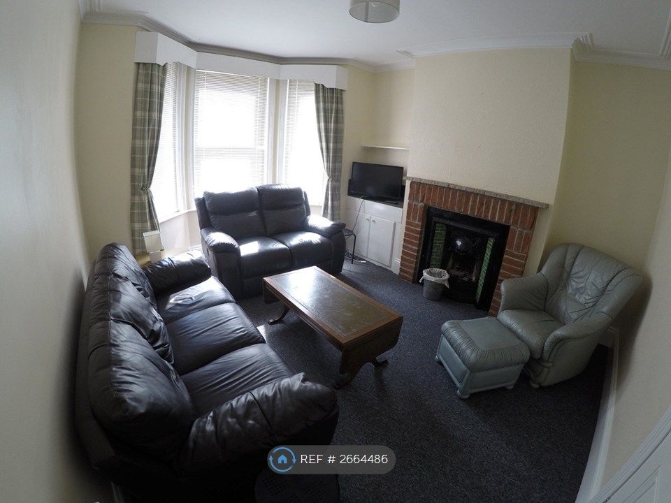 Property photo 2 of 12