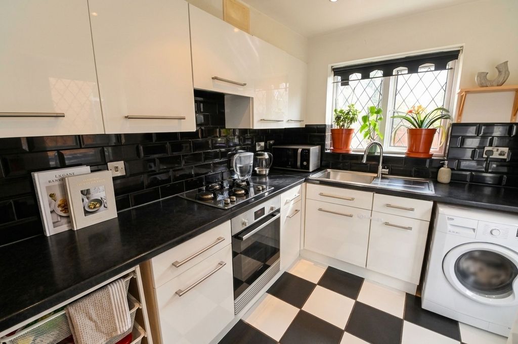 Property photo 3 of 13