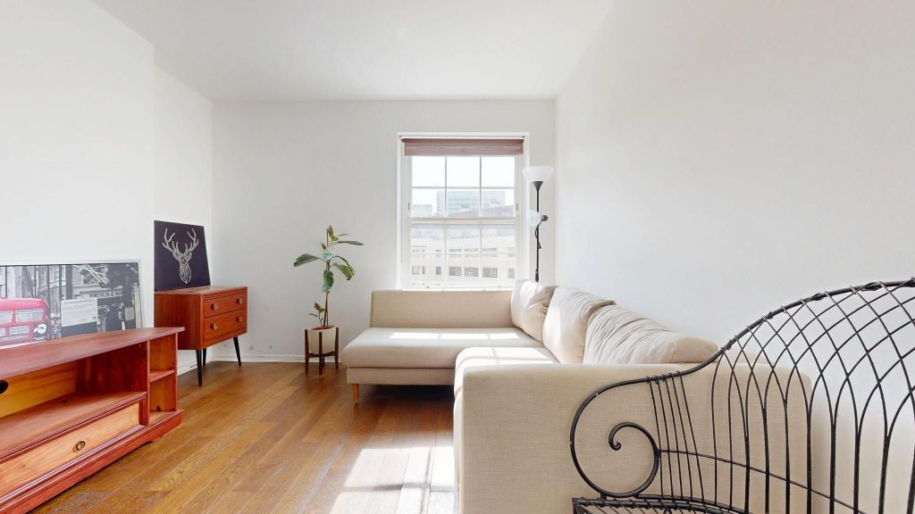 Property photo 2 of 22