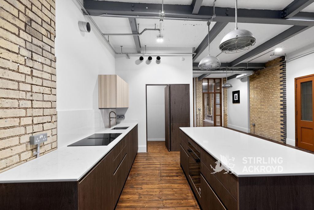 Property photo 3 of 19 Pbox-Img.Jpg