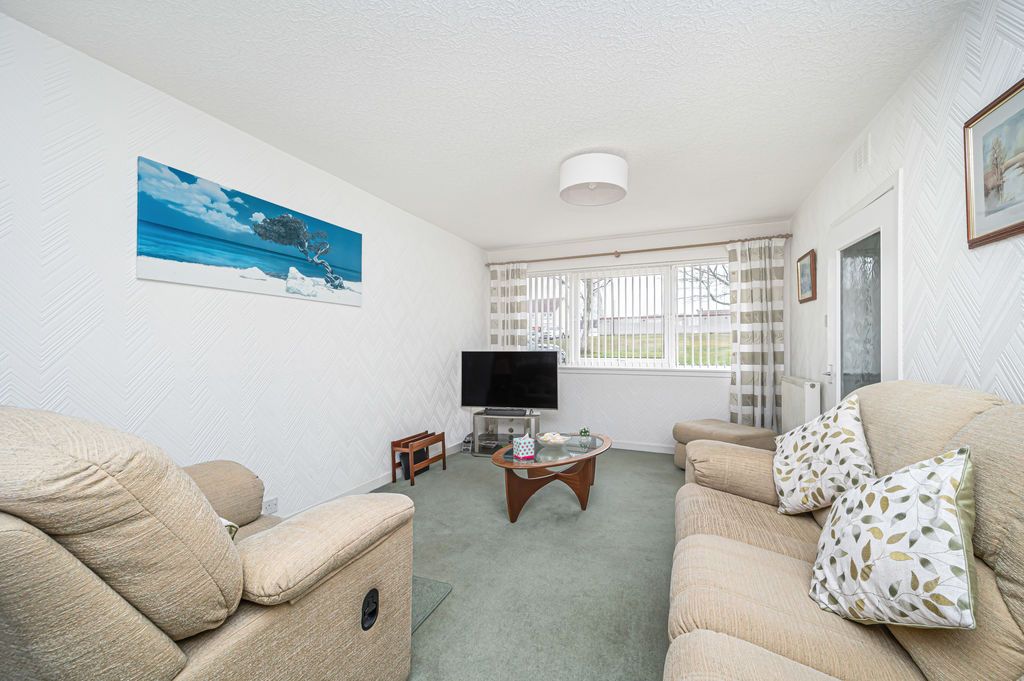 Property photo 3 of 23 Lounge With Open Plan Dining