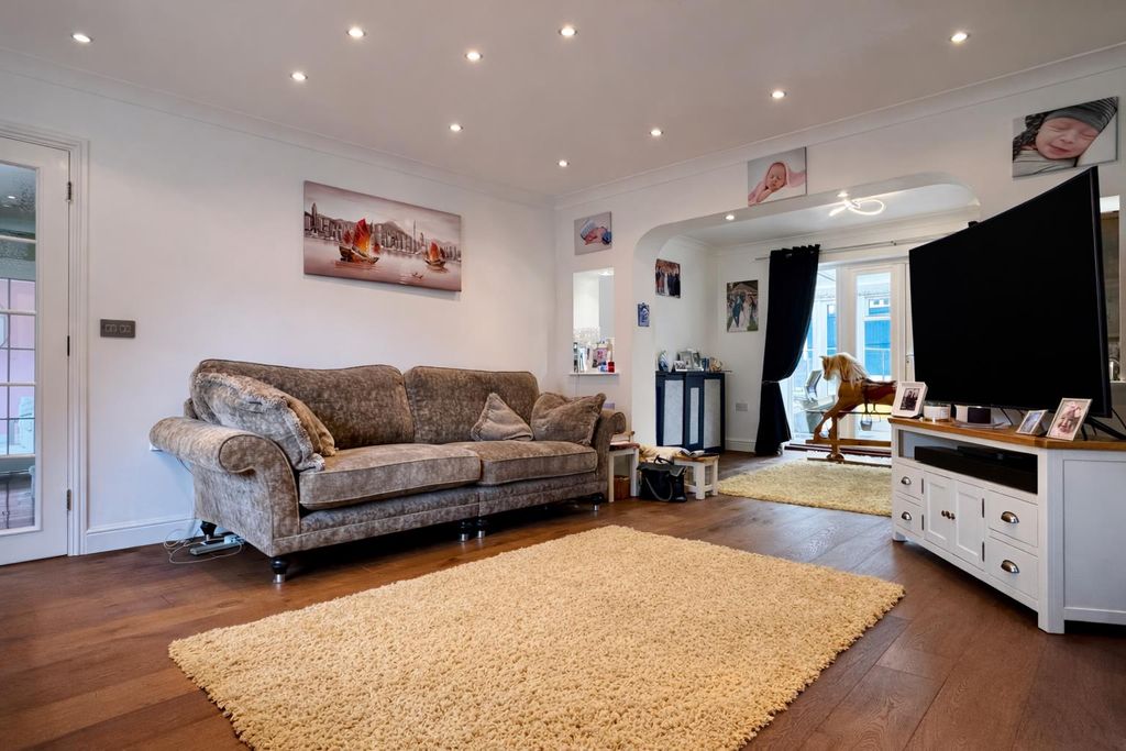 Property photo 3 of 35 D886591A-06E3-4080-8C74-322B69209826 2.Png