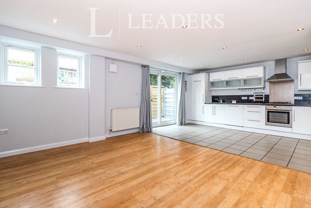 Property photo 2 of 10 2
