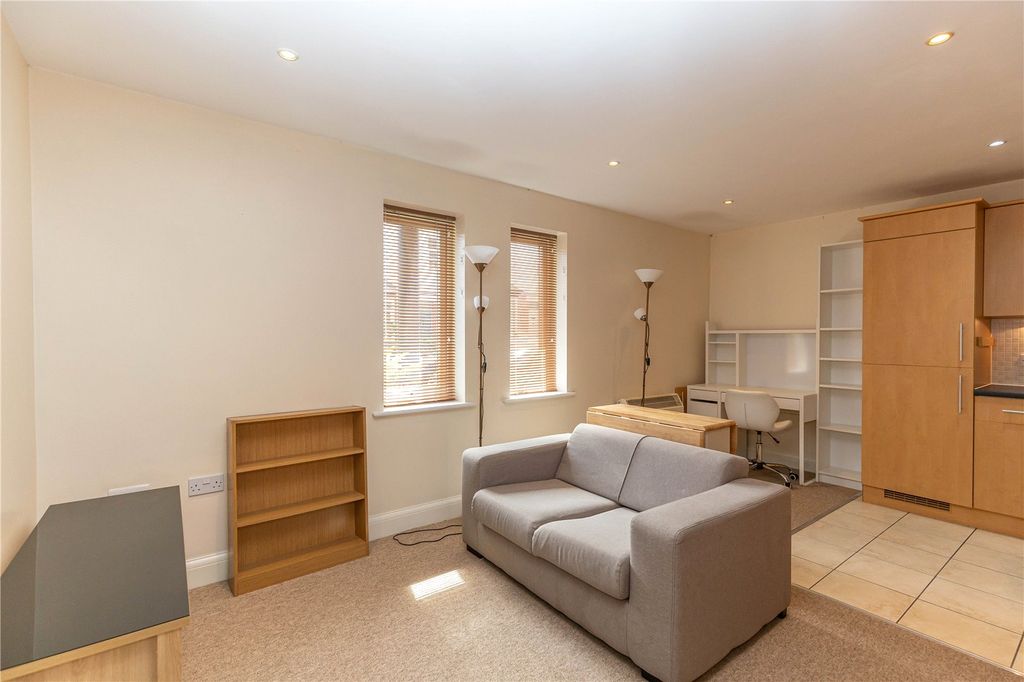 Property photo 3 of 8 Picture No. 02