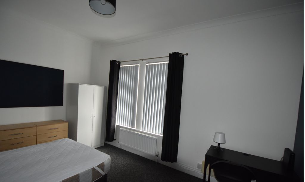 Property photo 2 of 3
