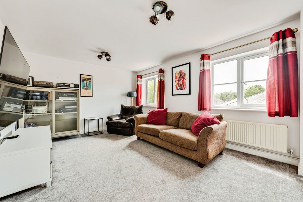 Property photo 3 of 15