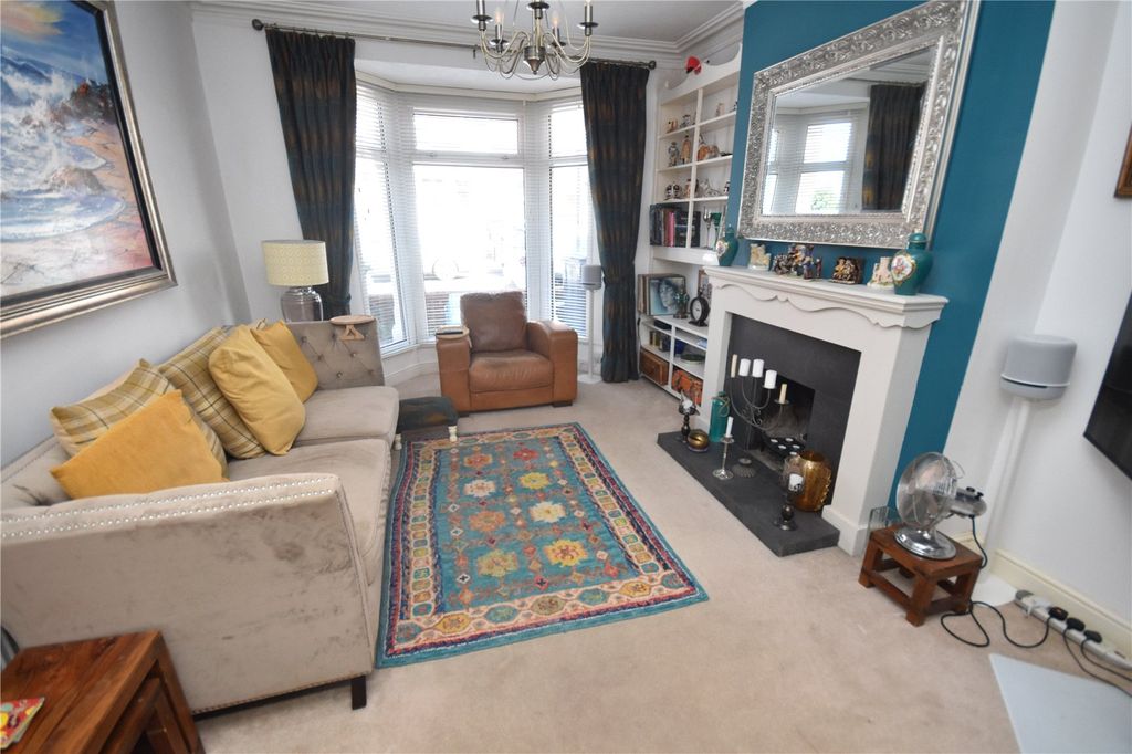 Property photo 2 of 14 Sitting Room