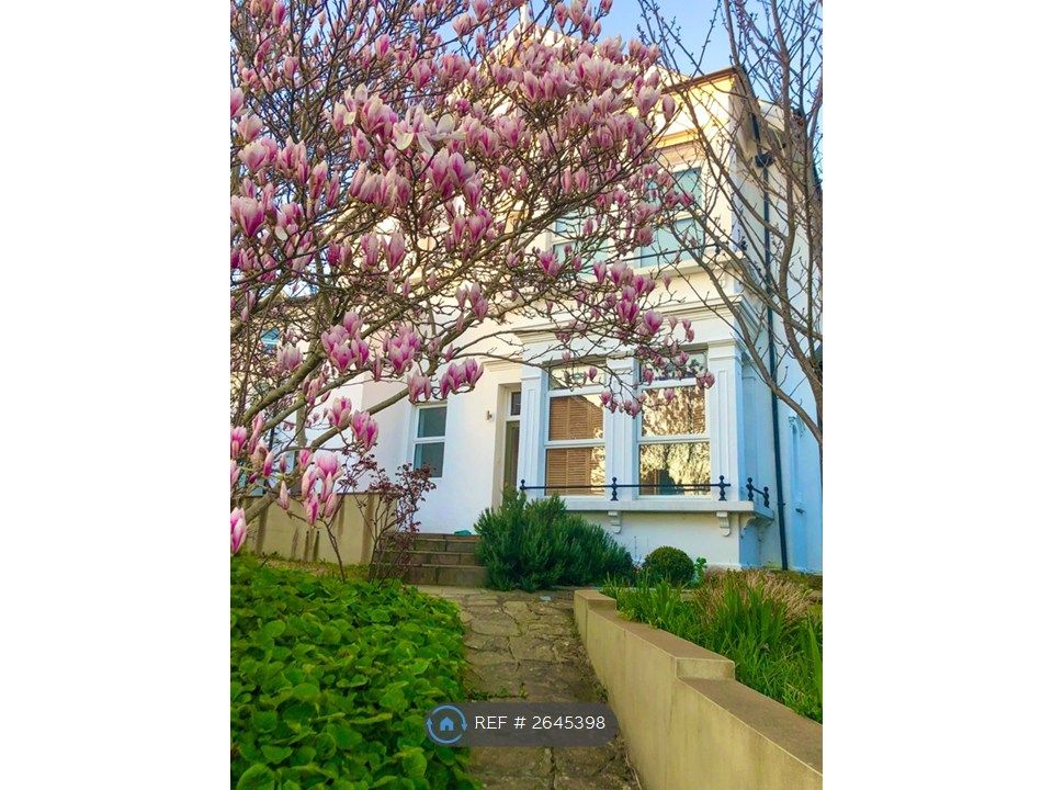 Property photo 1 of 35 Entrance