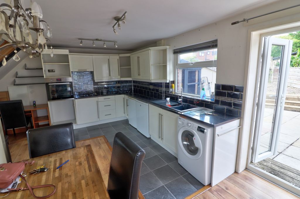Property photo 3 of 13 Kitchen