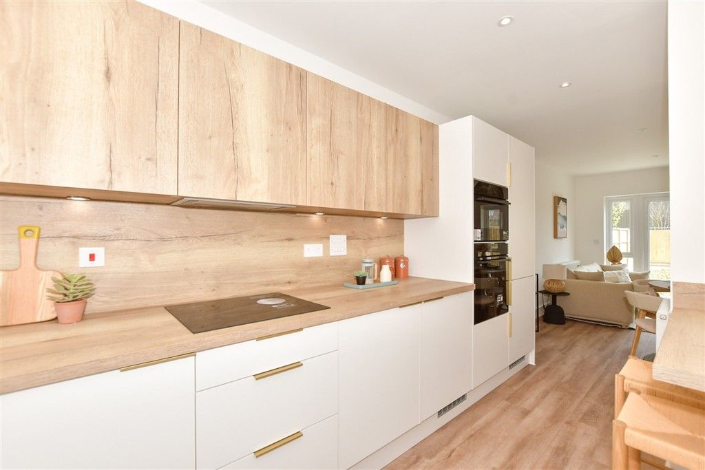 Property photo 2 of 14 Kitchen