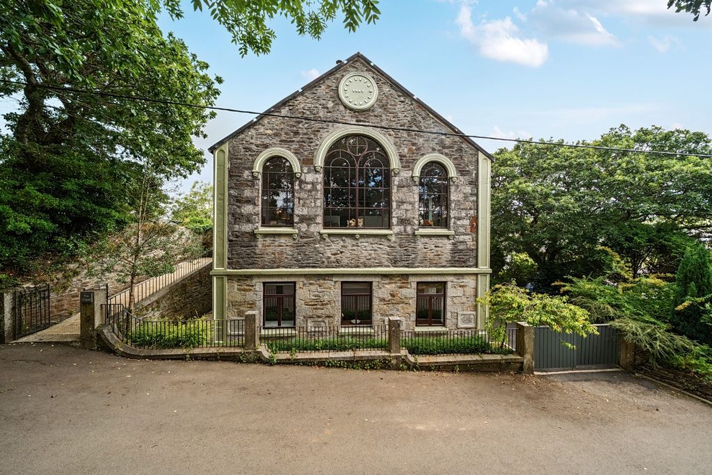 Property photo 1 of 40 5903561