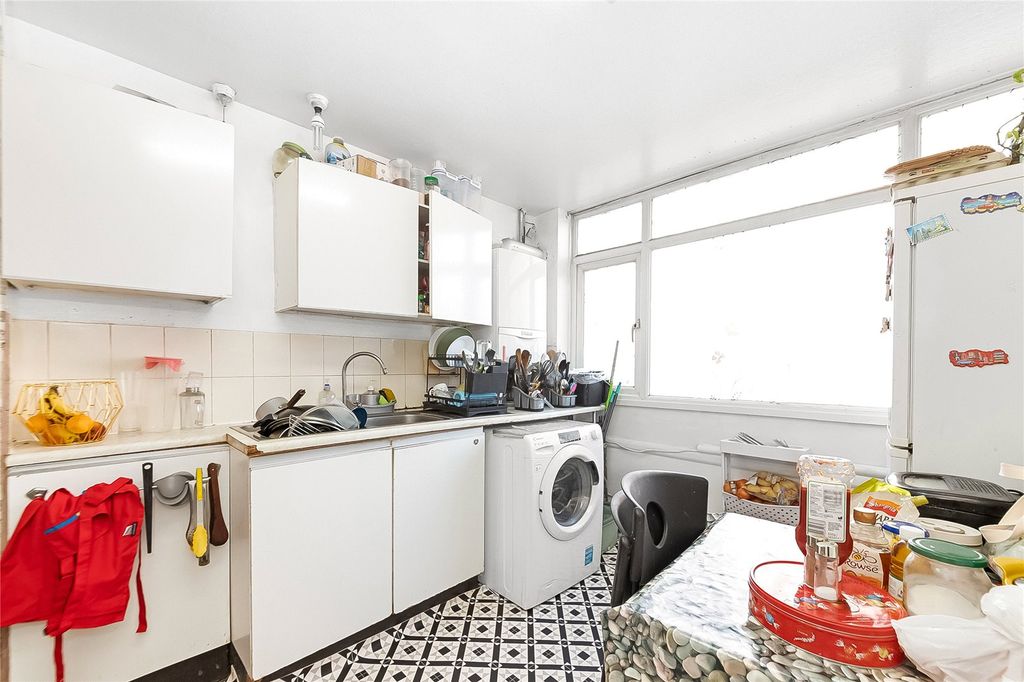 Property photo 3 of 11 Picture No. 06