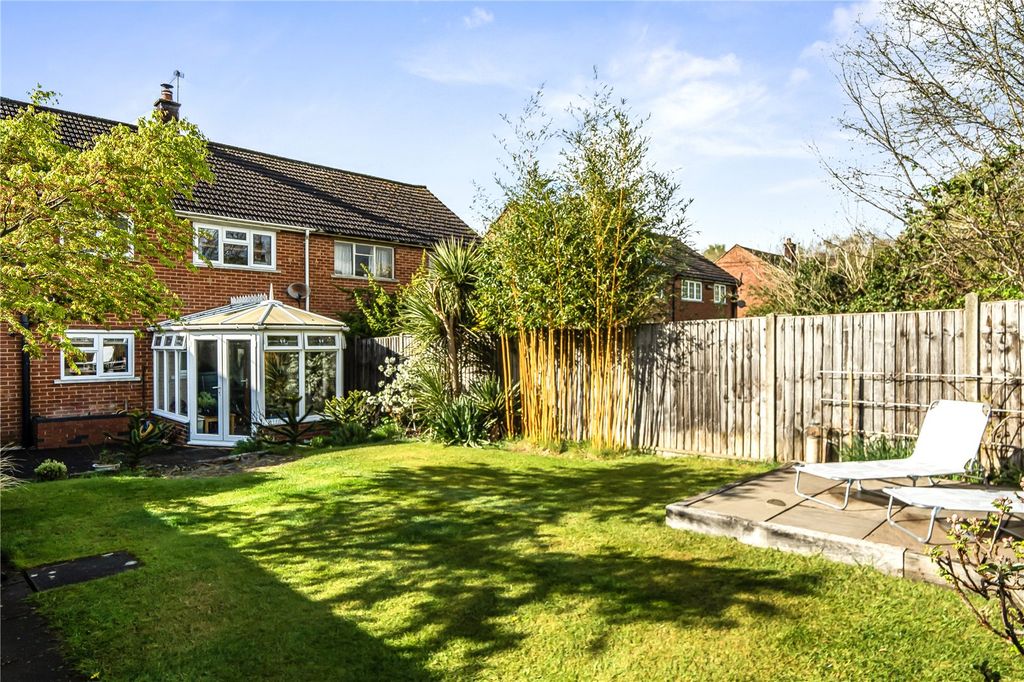 Property photo 2 of 19 Picture No. 24