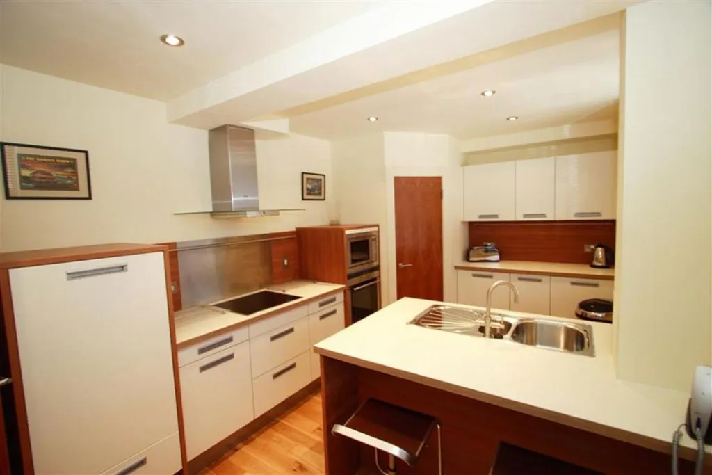 Apartment in Edinburgh, Leith Central - More