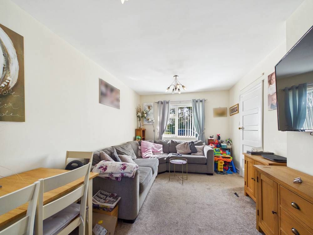 Property photo 3 of 15 Giraffe360-Still002