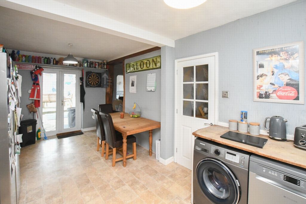 Property photo 3 of 16 Photo 8