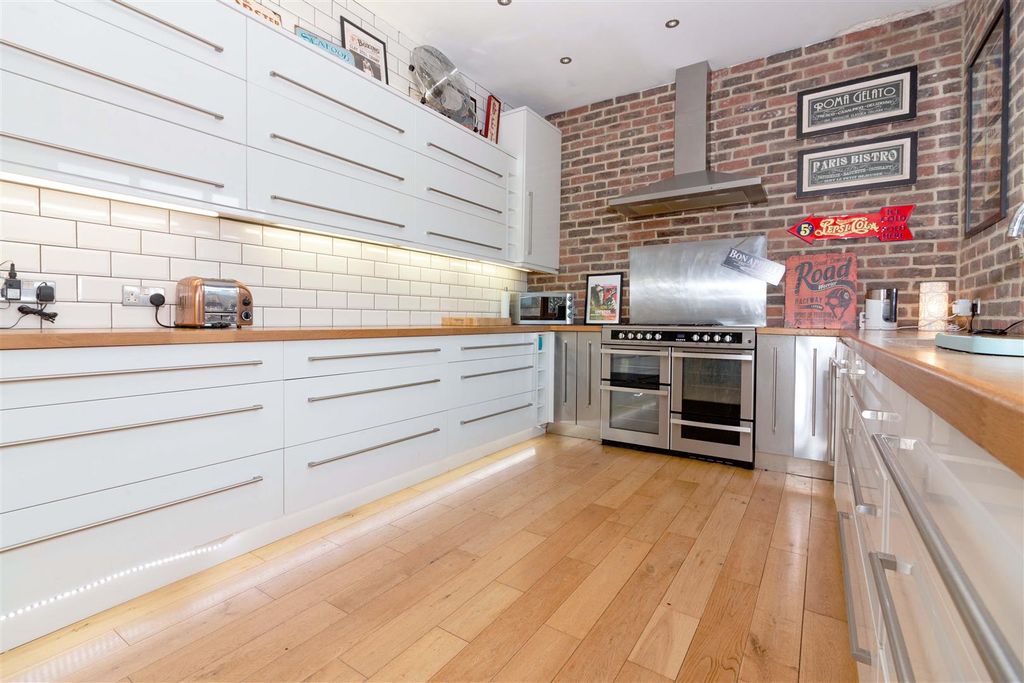 Property photo 2 of 19 Img_8595_9.Jpg