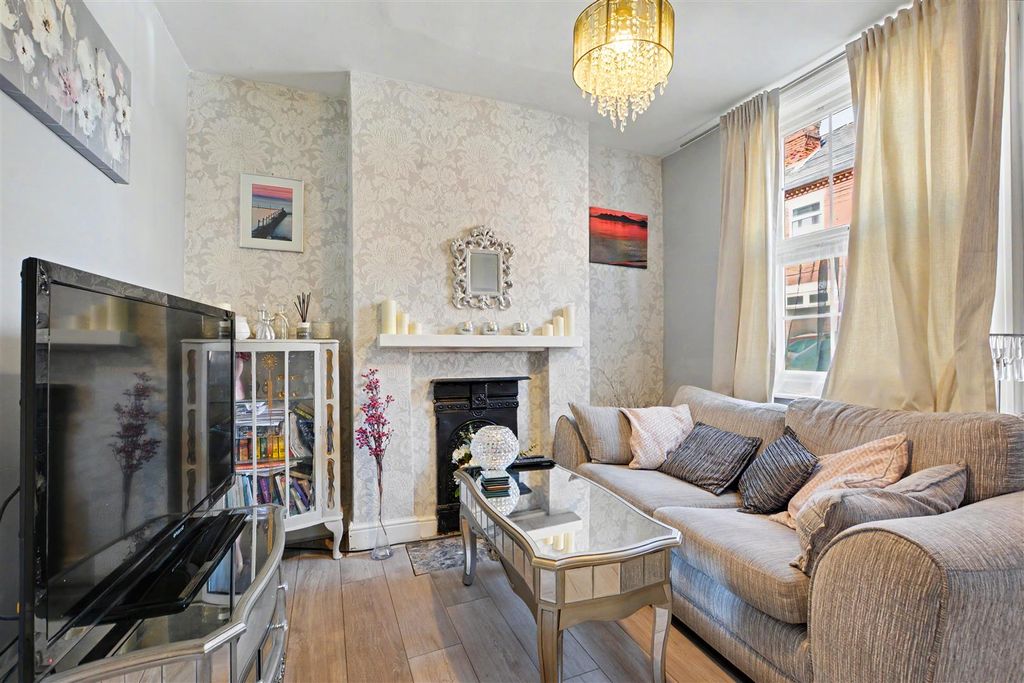 Property photo 3 of 13 Lounge (3).Jpeg