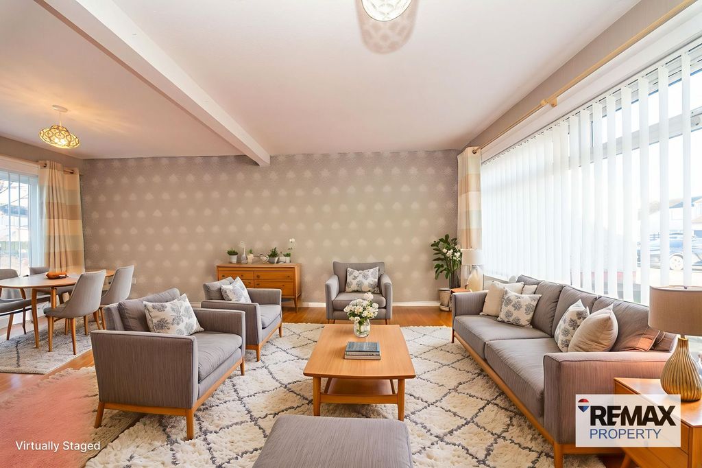 Property photo 2 of 27 Virtually Staged Lounge