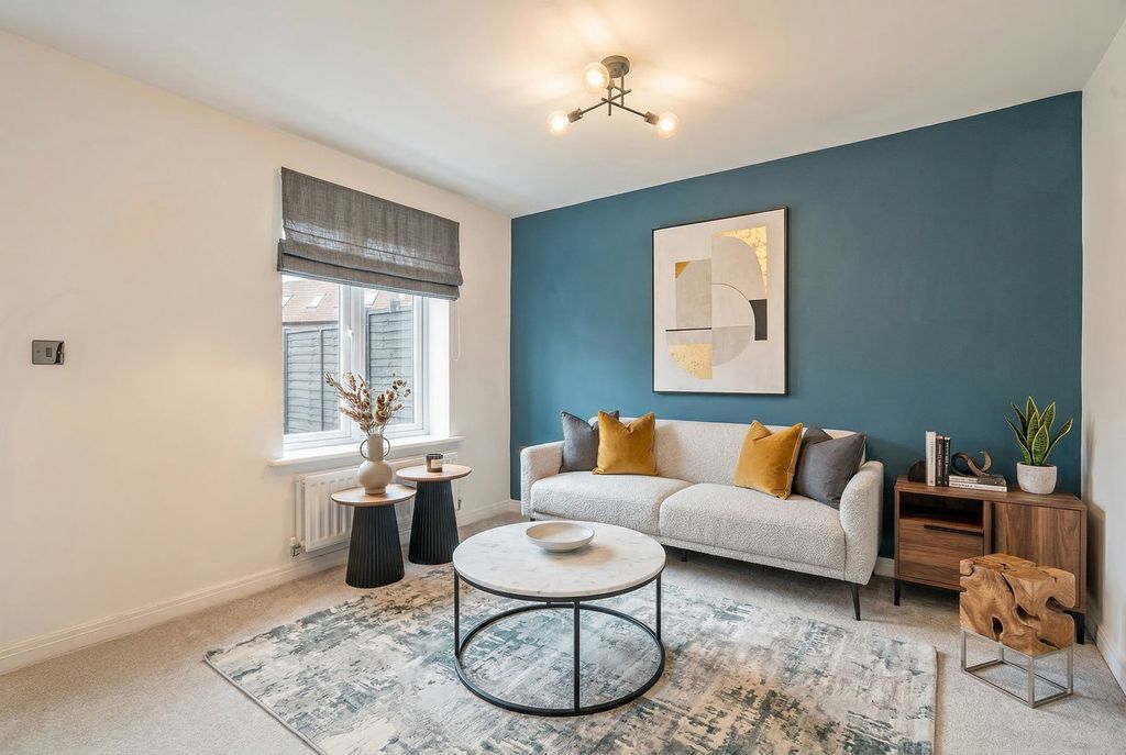 Property photo 2 of 21