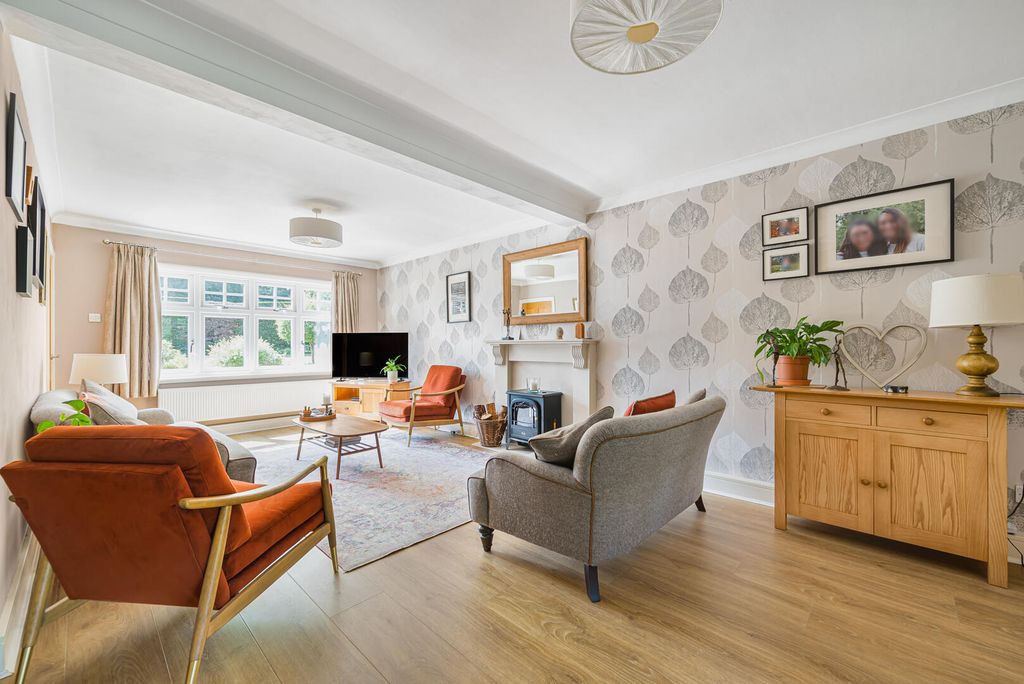 Property photo 2 of 34 Living Room