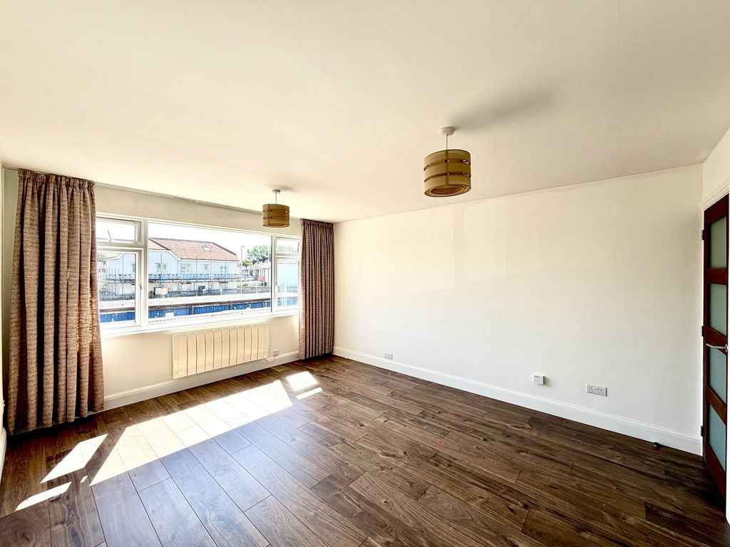 Property photo 2 of 10 Not Specified