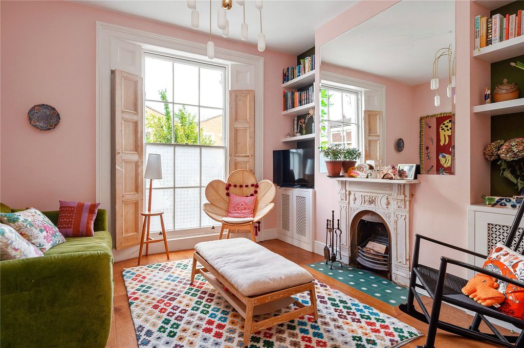 Property photo 3 of 19 Reception/Kitchen